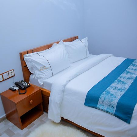 דאר א-סאלאם Hotel Rolax מראה חיצוני תמונה